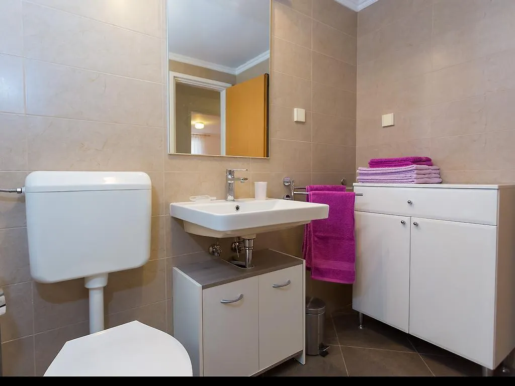 Apartment Luce 포레치